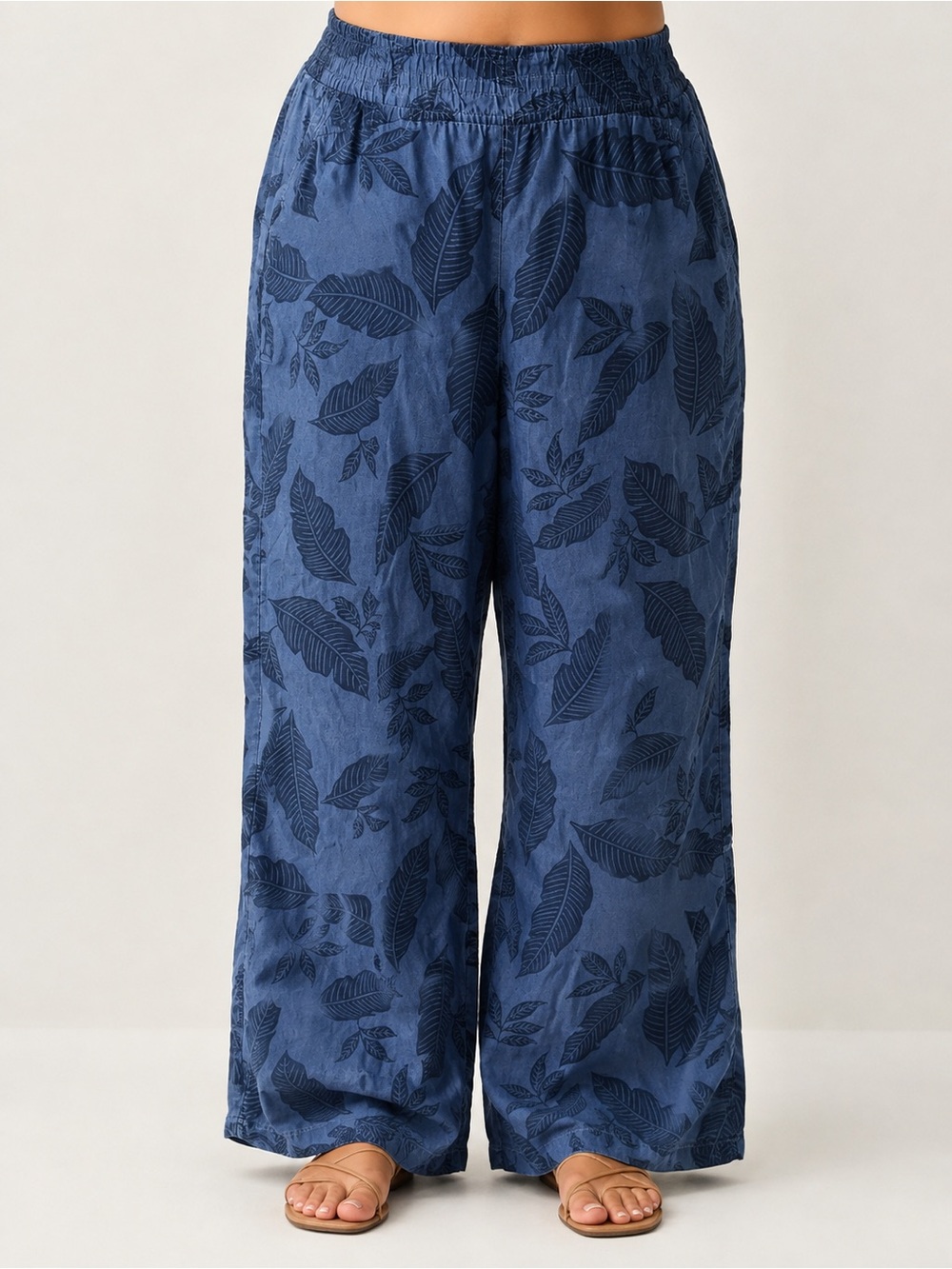 Wide-Leg Leaf Print Pants in Denim Blue